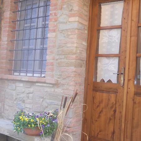 Apartment Casa Antica Chianni Szoba fotó