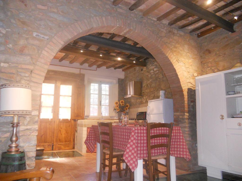 Apartment Casa Antica Chianni Szoba fotó